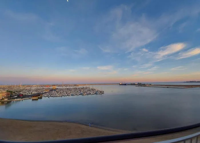 Marina Breeze דירה טורבייחה